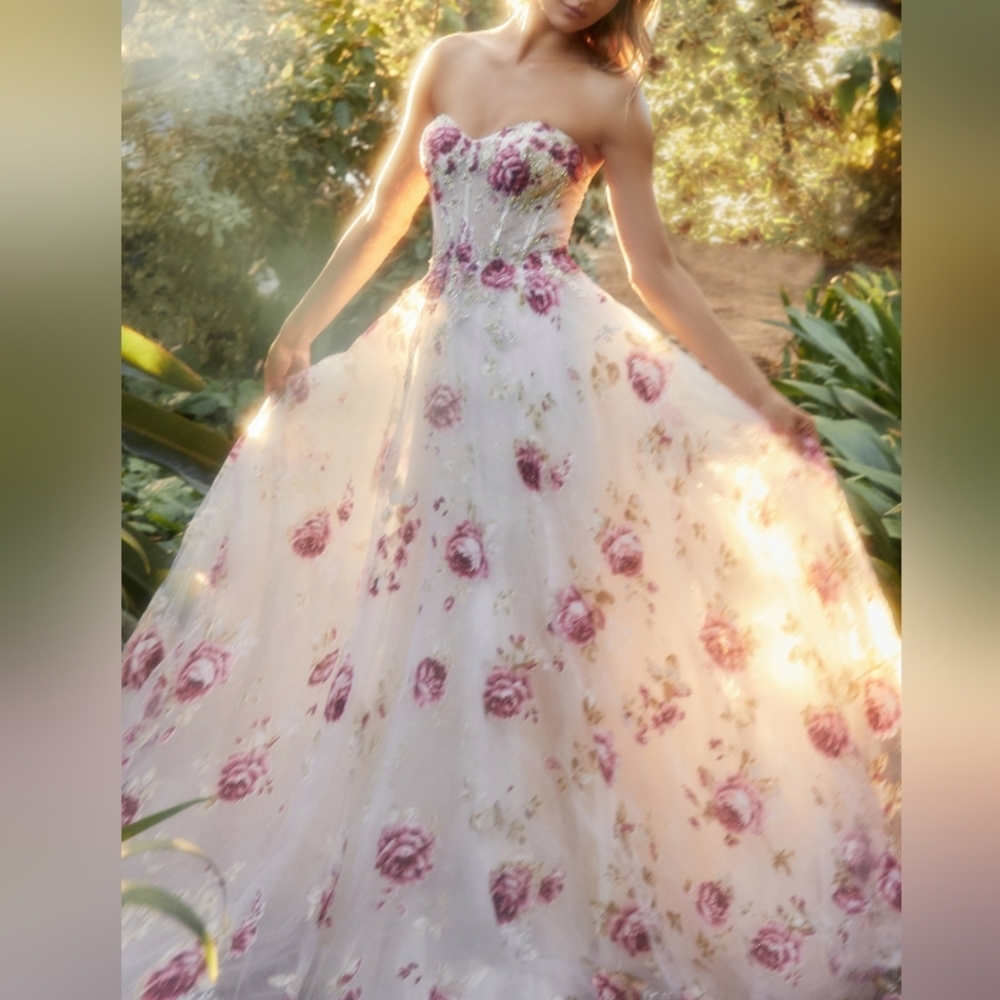 New long strapless floral print beaded dress with short sleeve
